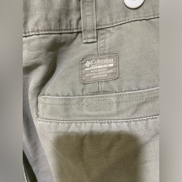 Columbia Dark Khaki Beige Cargo  Pants size 38 lots of pockets concealed pockets - Picture 10 of 16